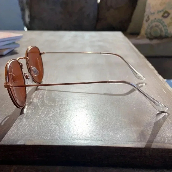 American Eagle  | Sunglasses - Picture 3 of 5
